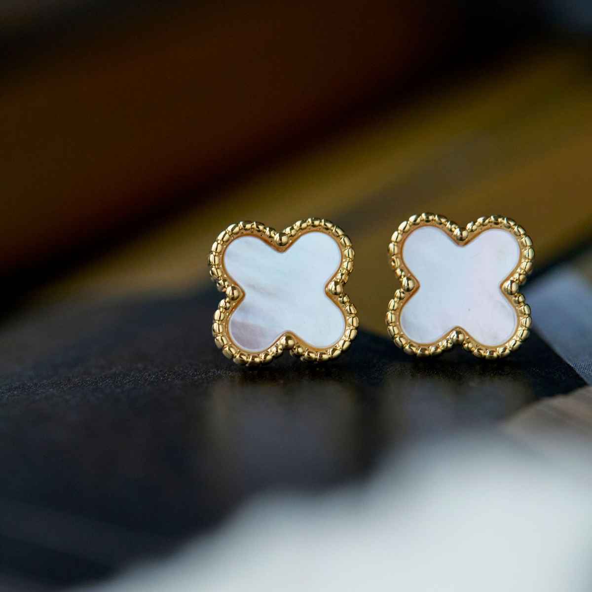 Beautynx Pearl Clover Charm Earrings | Gold | BNX-EAR-0054