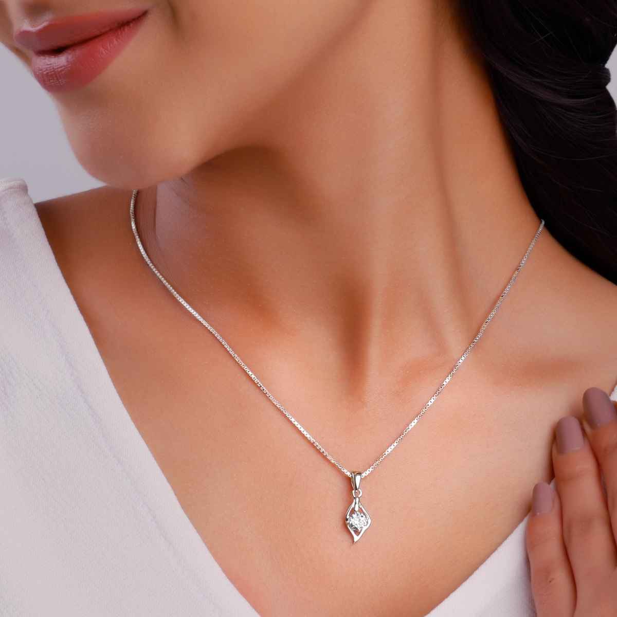 Giva Anushka Sharma Silver Falling Dew Pendant with Box Chain