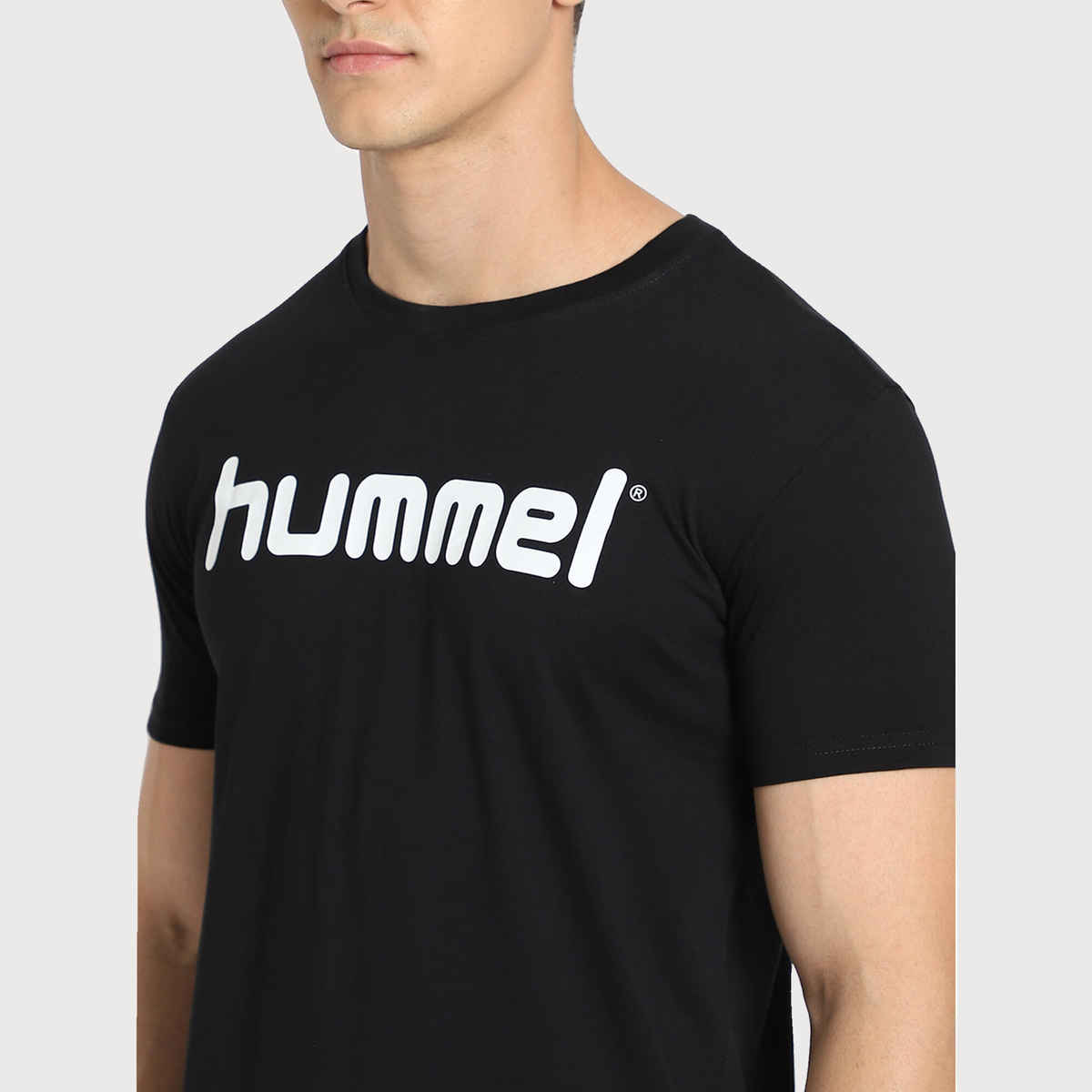 hummel Men's Go Logo Round Neck Solid Regular Fit Cotton Poly T-shirt | Black - M