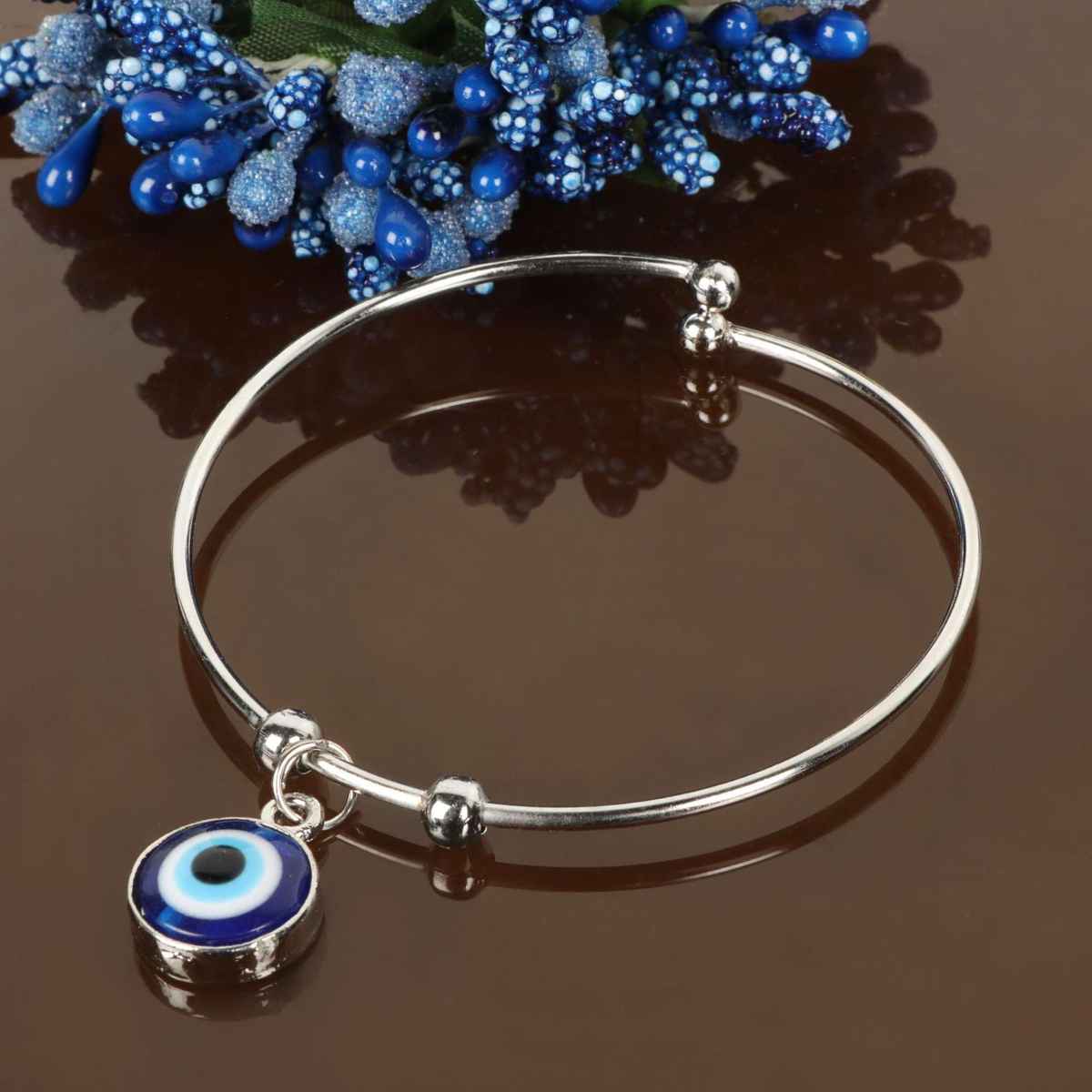 Estailo Fashion Evil Eye Bracelet for good luck for Women | Stylish Lightweight Statement Jewellery | B0000408