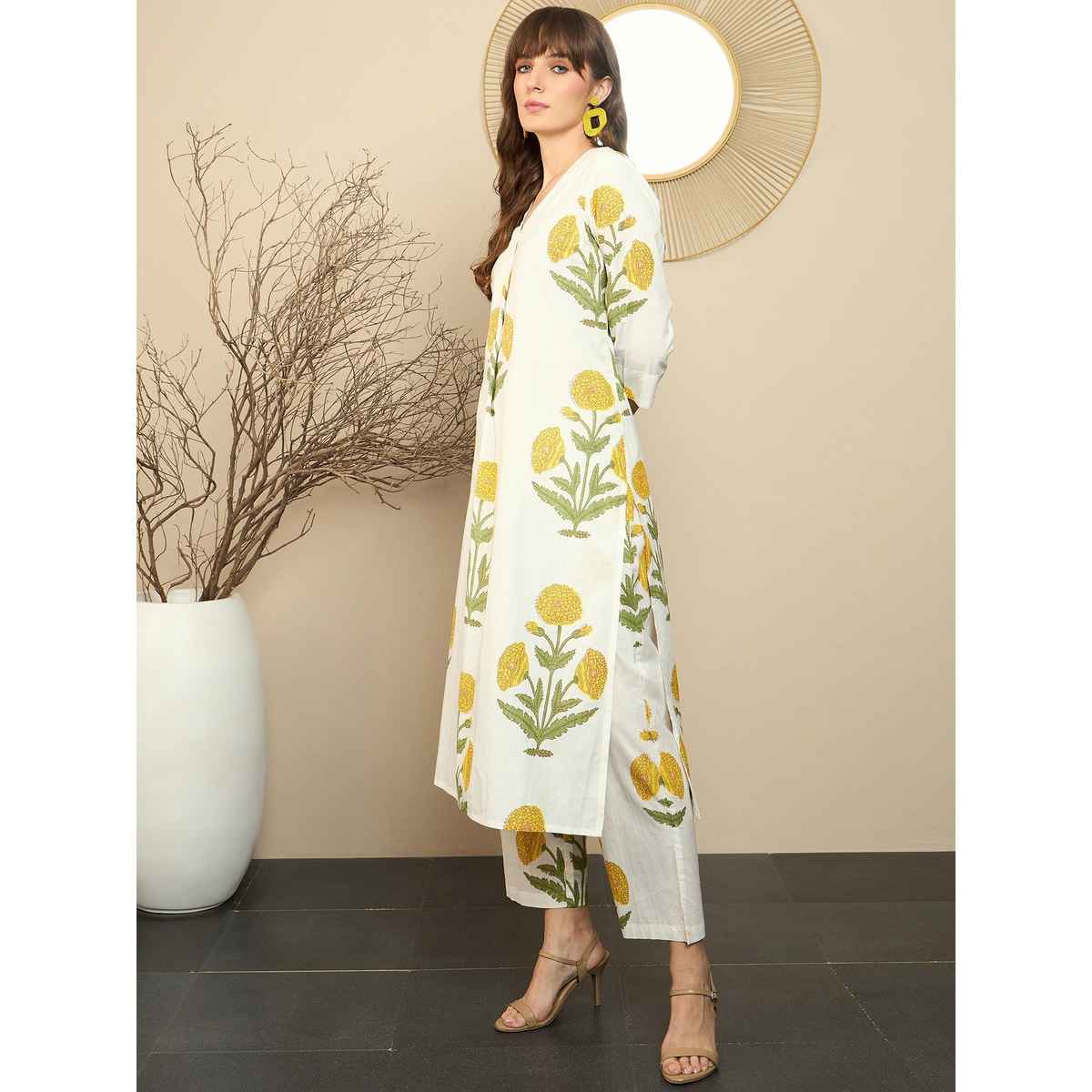 Indo Era Women's Pure Cotton Floral Print Straight Kurta Pant Set | KS0WH6702 | White - XS