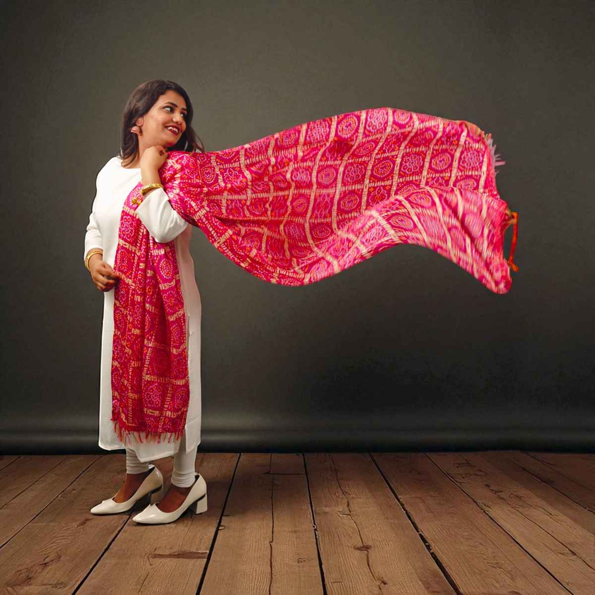 Pink Bandhini Dupatta | House of Festivals