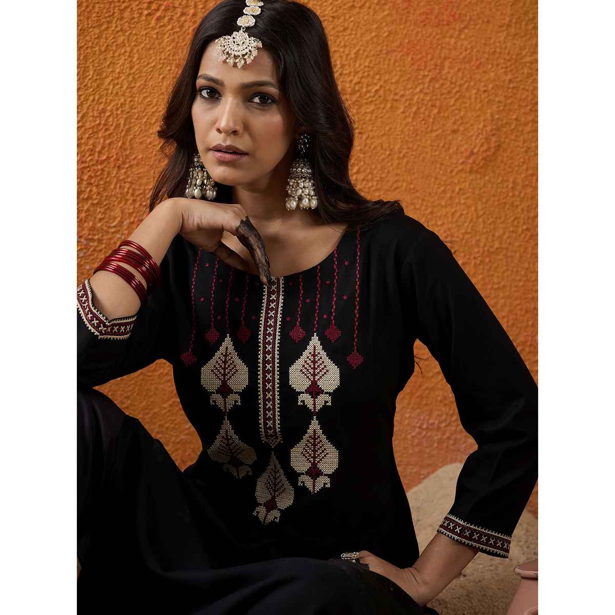 Indo Era Women's Viscose Rayon Embroidered Straight Kurta | KT5BK10029 | Black - XL