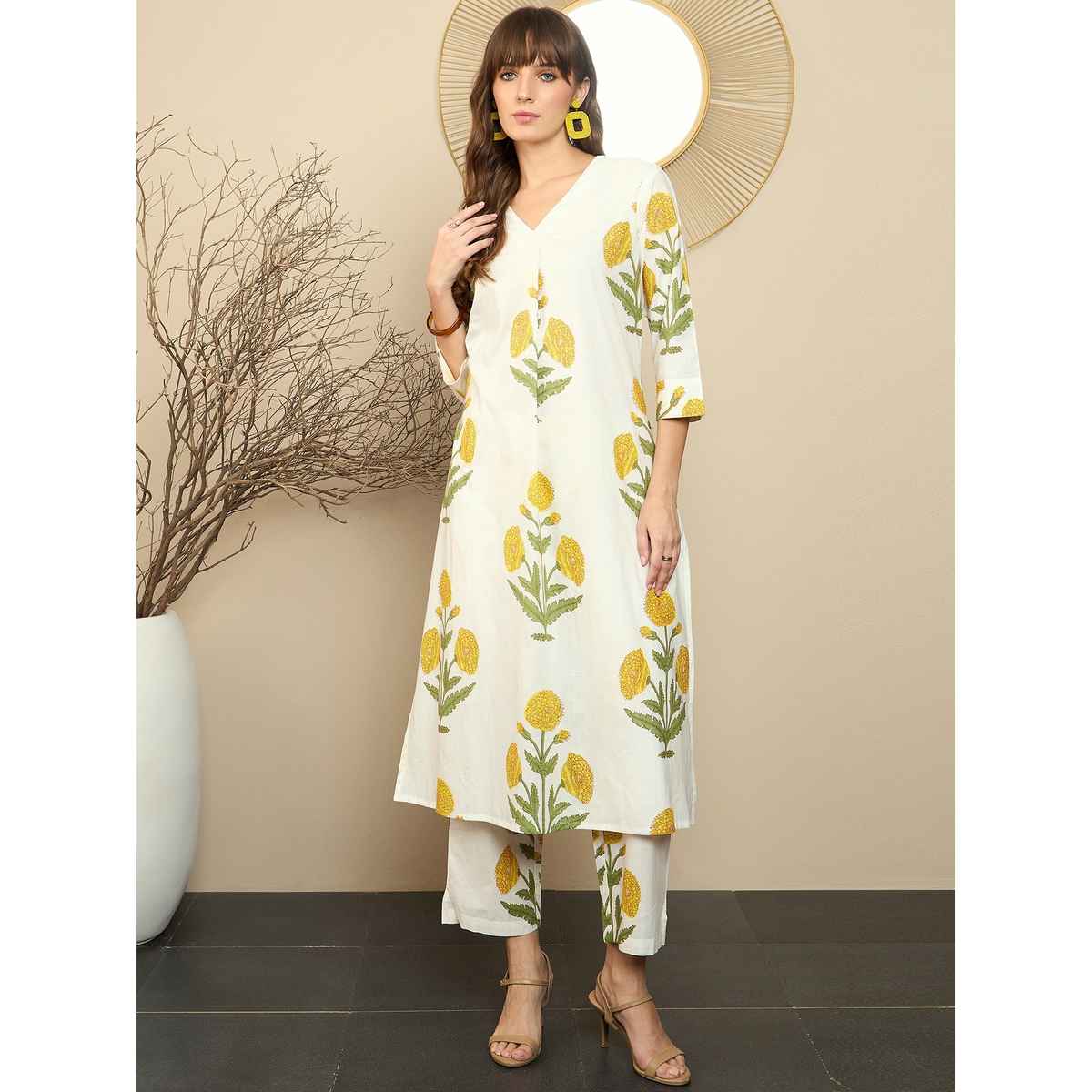 Indo Era Women's Pure Cotton Floral Print Straight Kurta Pant Set | KS0WH6702 | White - XS