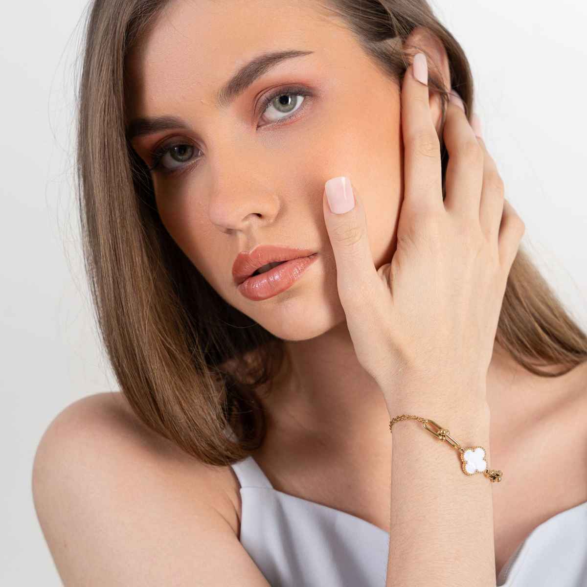 ZAISHA 18K Gold Plated Classy Clover White & Gold Bracelet| Birthday |Anniversary | Valentines gift