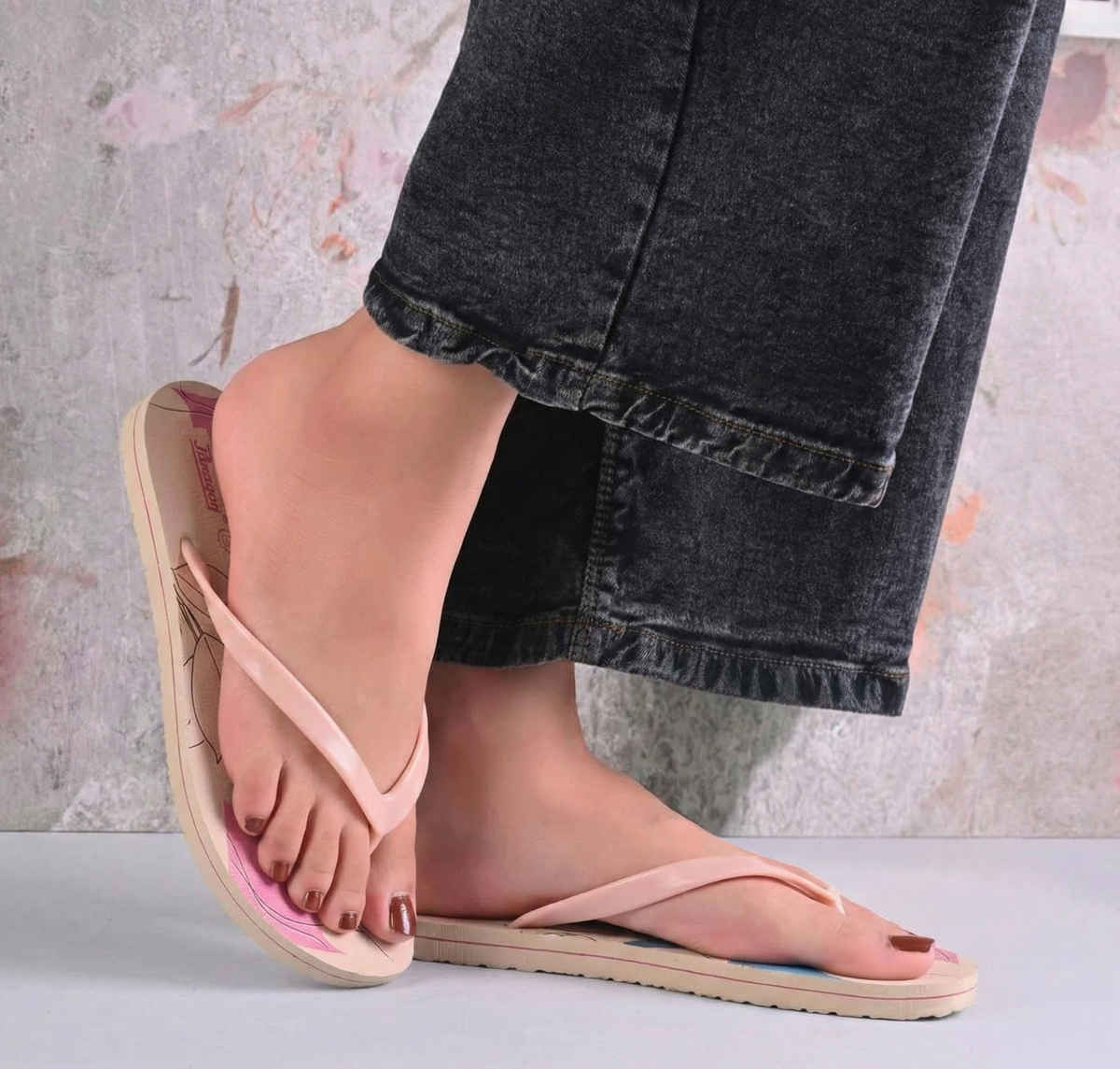 Paragon Women's Lightweight & Waterproof Hawai Slipper| Multicolor - UK 4