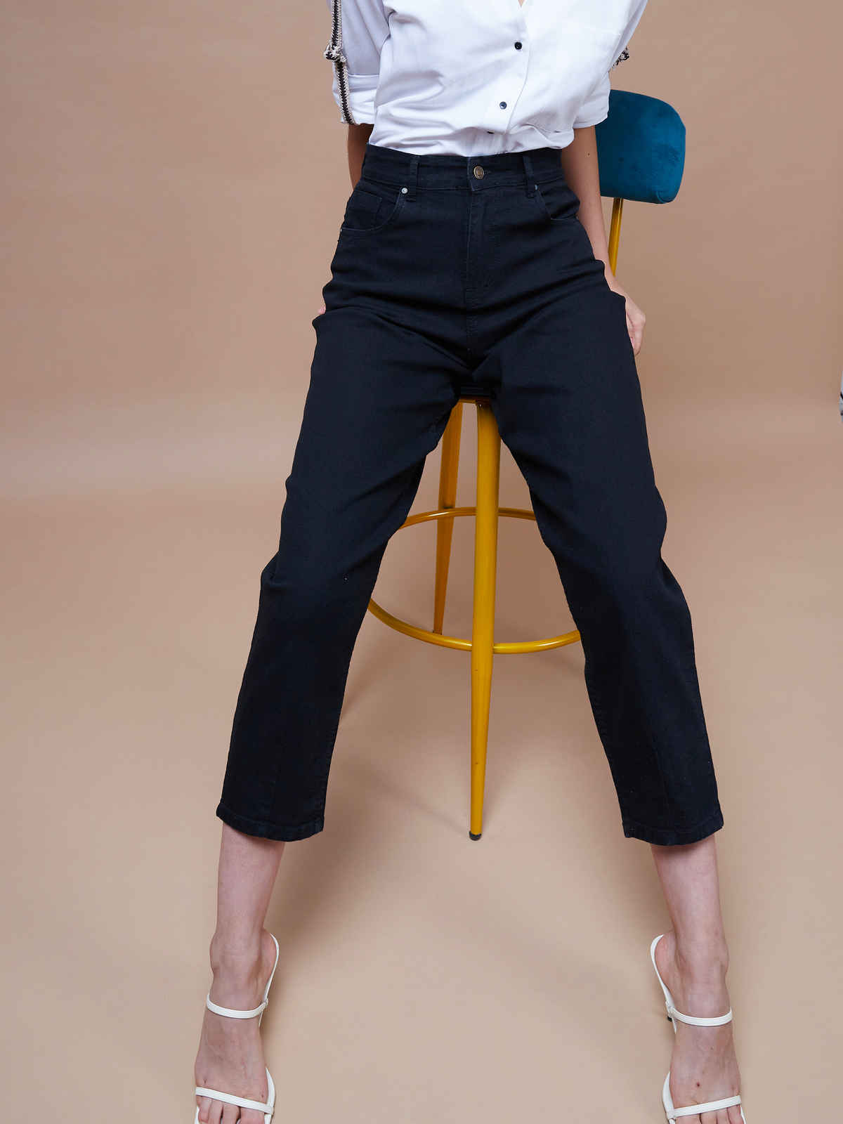 SASSAFRAS Women's Basics Balloon Fit Jeans | Black - L