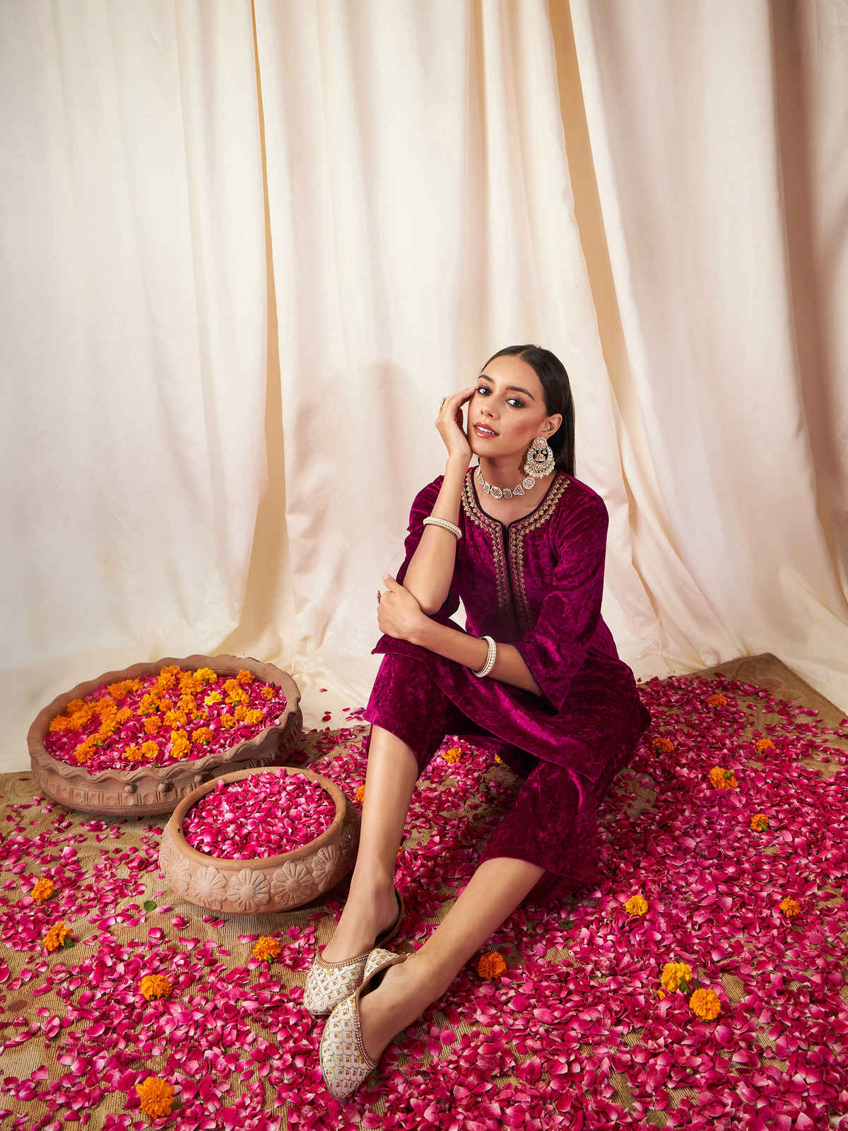 Shae by SASSAFRAS Women's Velvet Straight Kurta | SHKUR00303 | Fuchsia - S