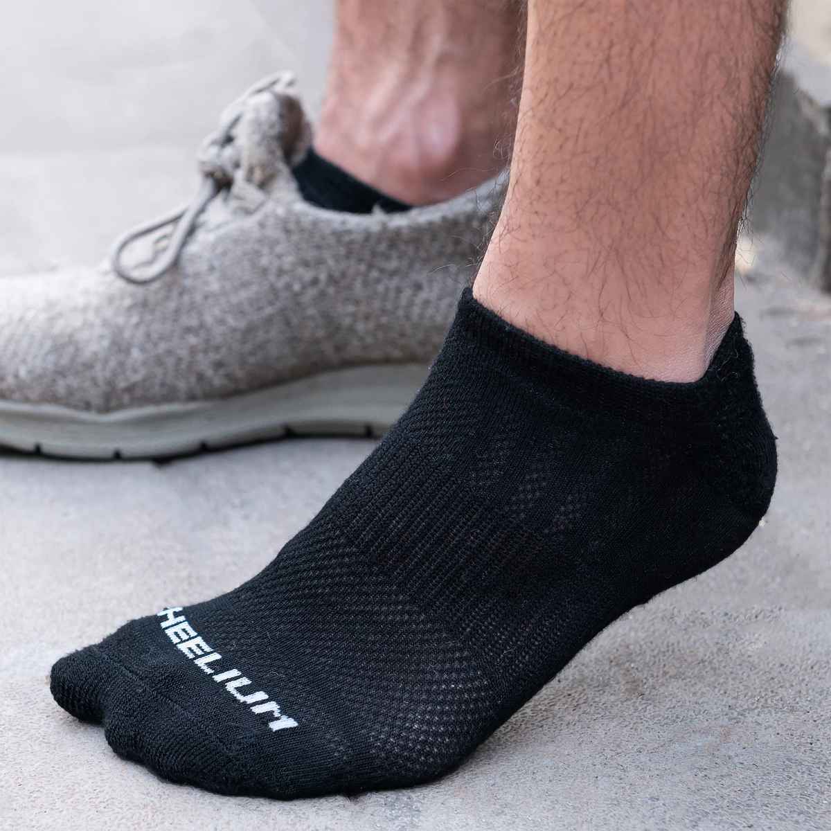 Heelium Men's Bamboo Low Ankle Socks | Black - UK 7 - 11