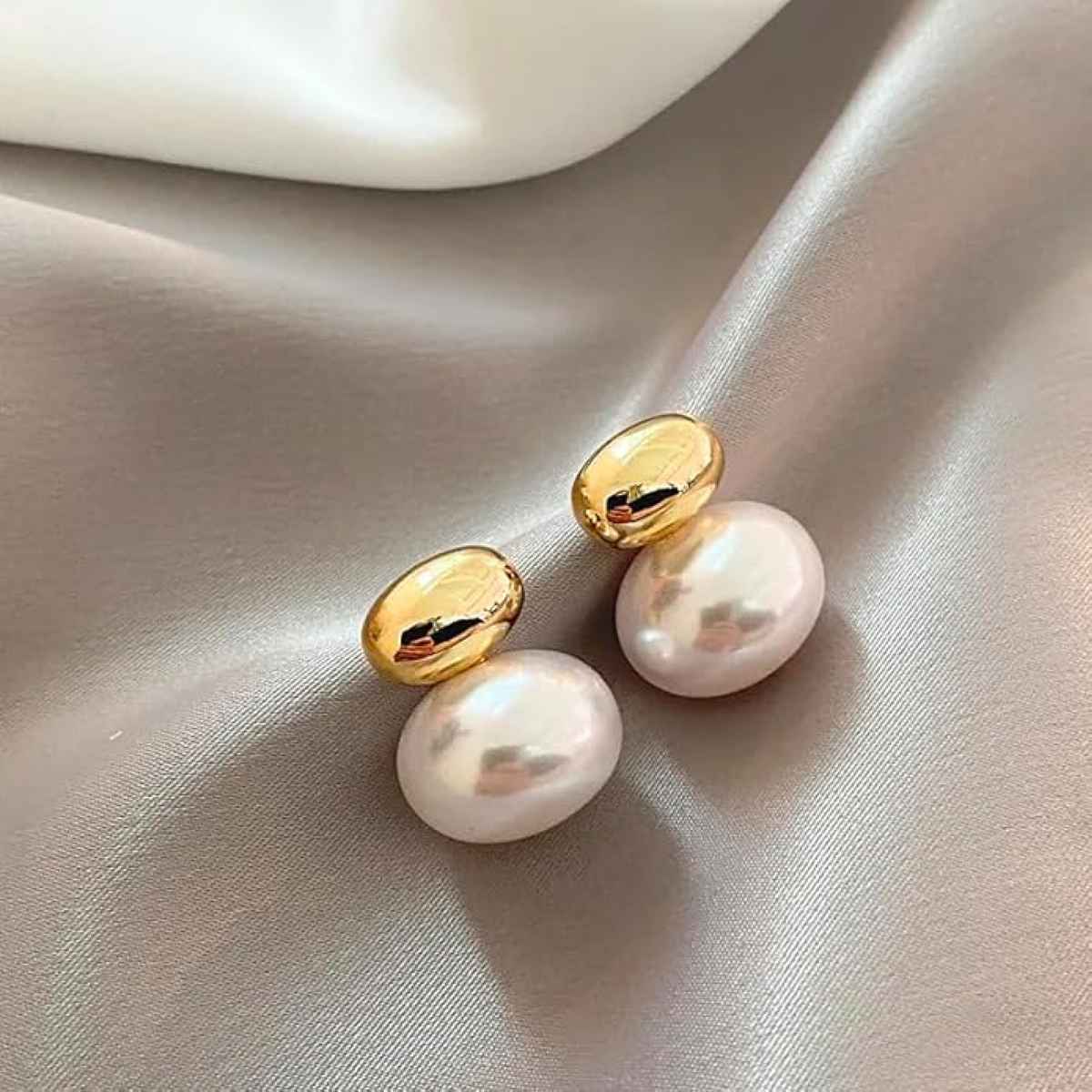 Just Lil Things Gold Opulent Pearl Duo Pin Earrings | jltz0100