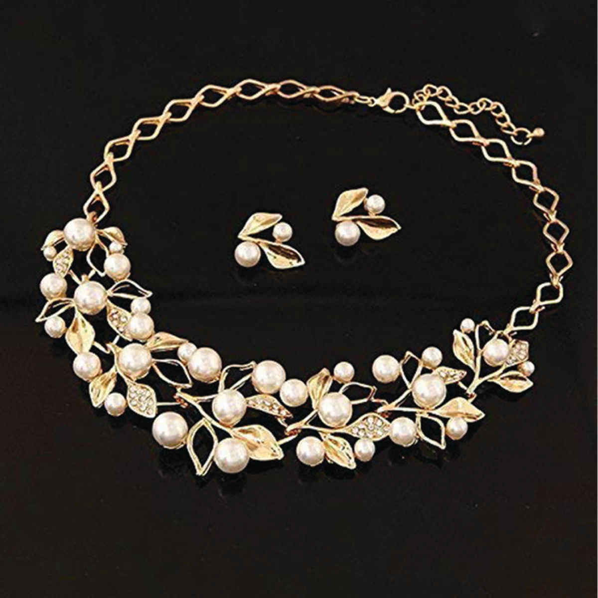 YouBella Stylish Latest Design Necklace Set Jewellery Set for Women (Golden)