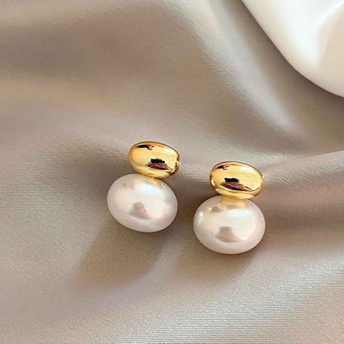 Just Lil Things Gold Opulent Pearl Duo Pin Earrings | jltz0100