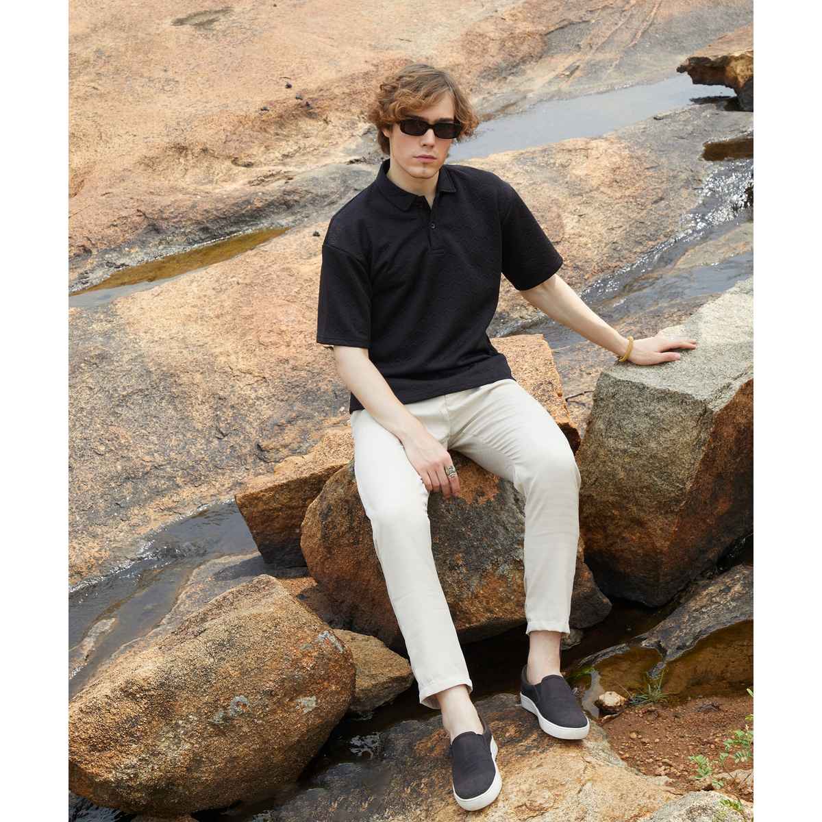 Campus Sutra Men's Zigzag-Tactile Polo T-shirt | Black - L