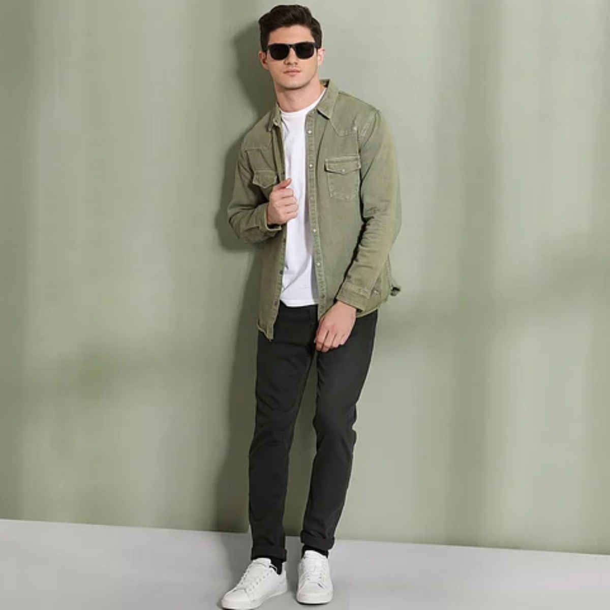 Vincent Chase By Lenskart Unisex Polycarbonate Wayfarer Sunglasses | Black - L