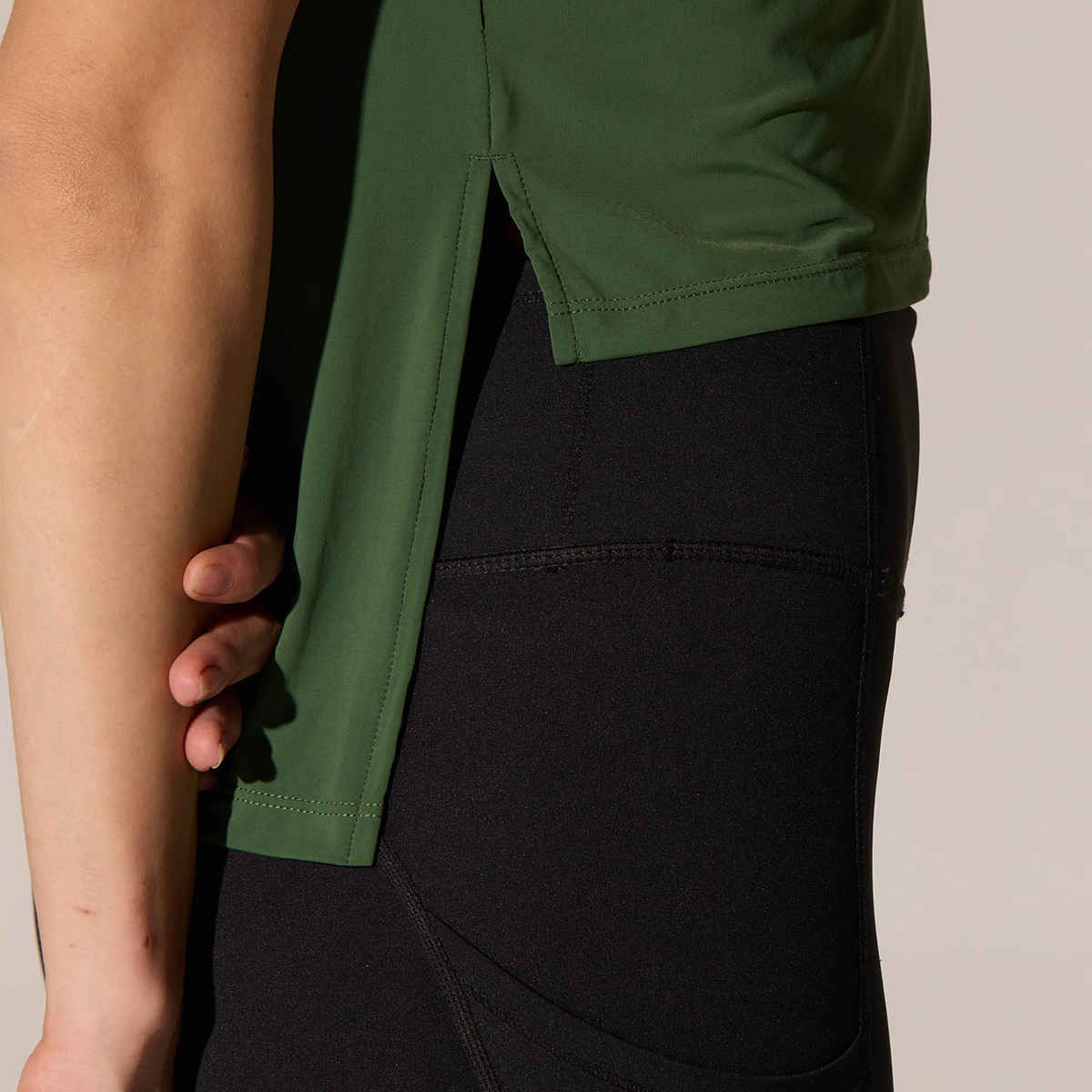 Cava Women's Top Lay-Low | Olive - XL