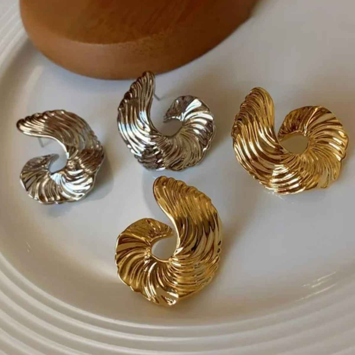 Just Lil Things Irregular Abstract Gold Pin Earrings | jltz0064