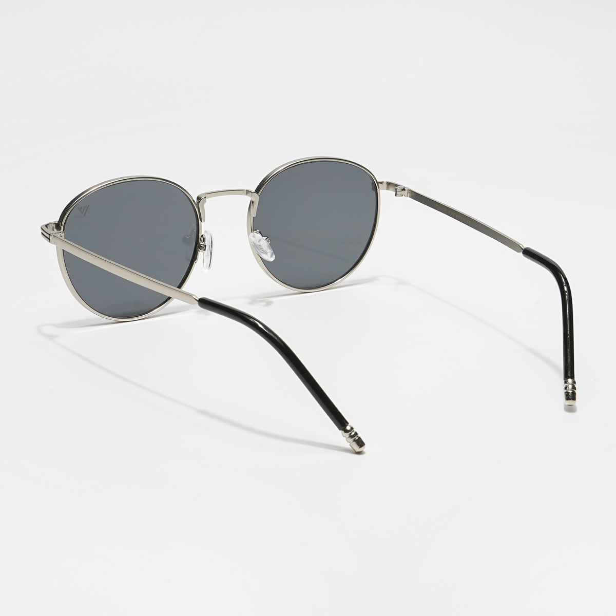 Voyage Sylis Round Sunglasses | Black & Silver | MG3622