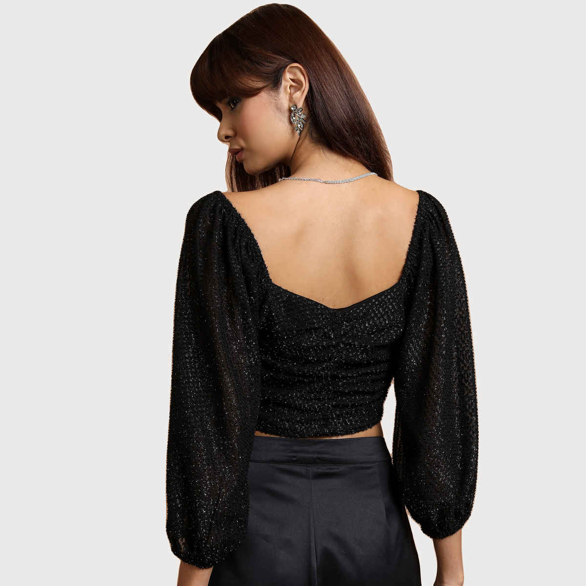Tokyo Talkies Women's Sweetheart Neckline Ruched Puff Sleeves Crop Top | Black - L
