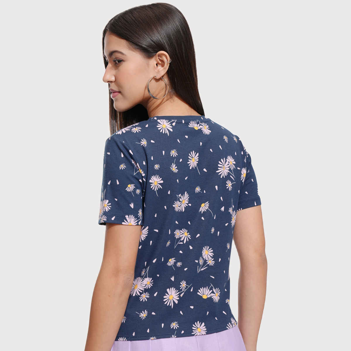 Tokyo Talkies Women's Floral Printed Front Tie Up Crop Top | Navy - M