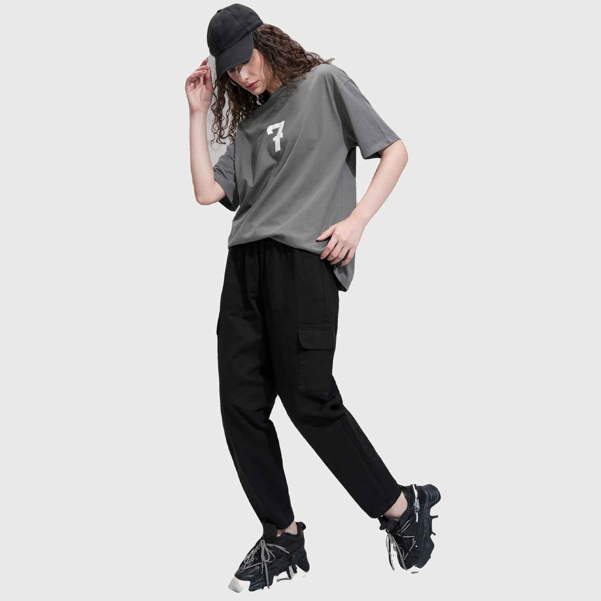 Tokyo Talkies Women's Mid Rise Mom Fit Cargo Trouser | Black - 32