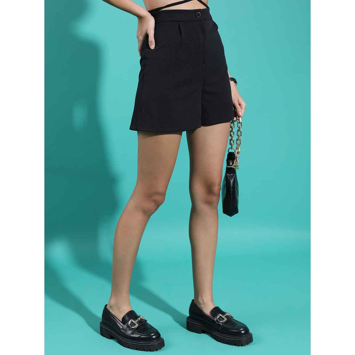 Tokyo Talkies Women's Mid-Rise Shorts | Black - S