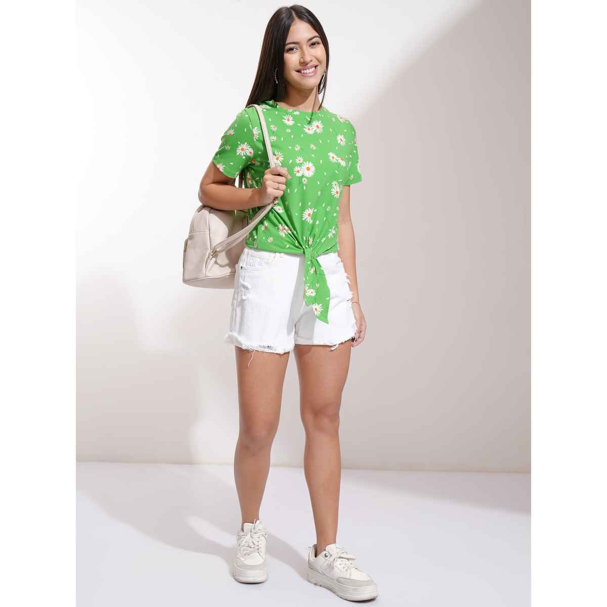 Tokyo Talkies Women's Floral Printed Front Tie Up Crop Top | Green - L