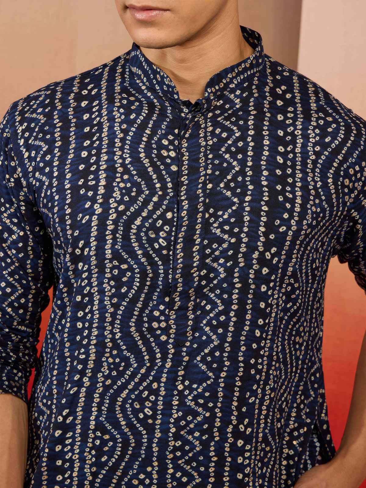 Vastramay Men's Navy Blue Bandhani Rayon Kurta | M