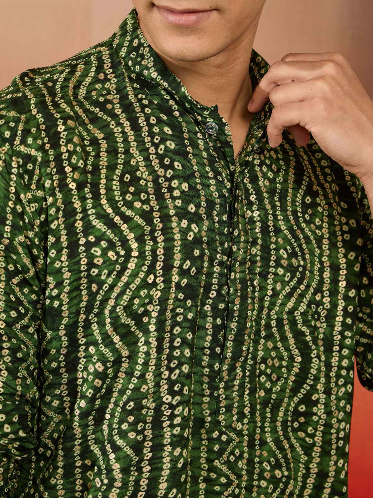 Vastramay Men's Green Bandhani Rayon Kurta | M