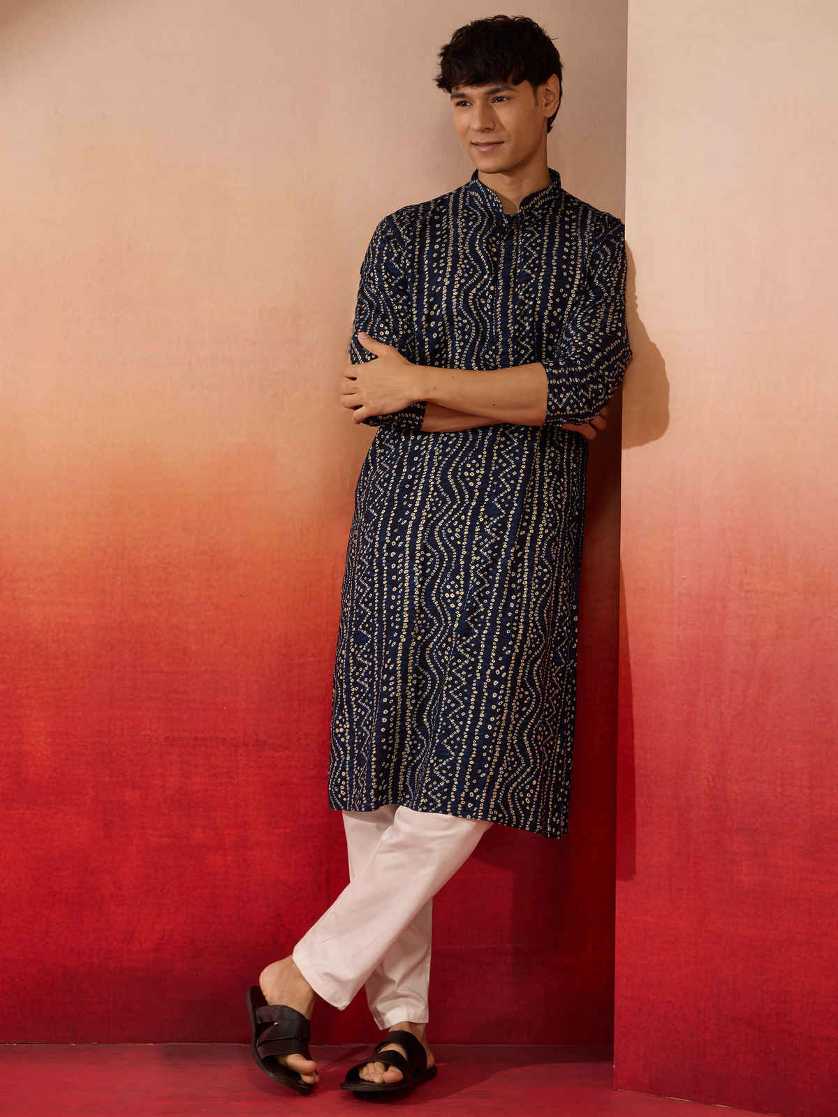 Vastramay Men's Navy Blue Bandhani Rayon Kurta | M