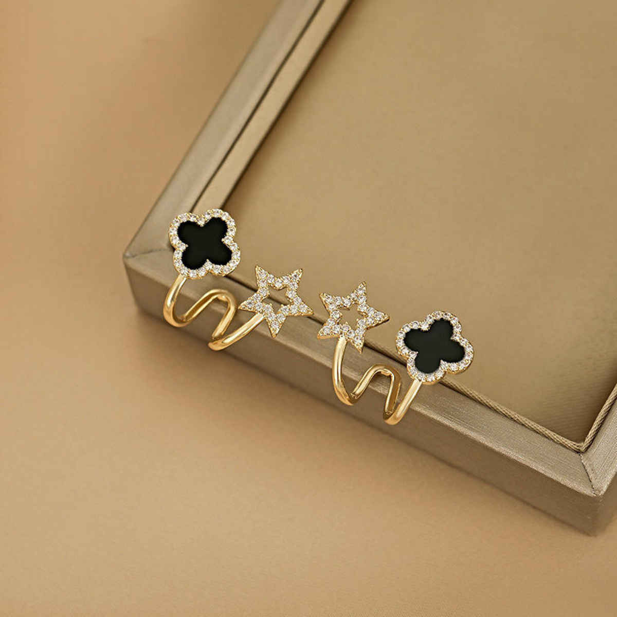 Beautynx Starry Clover Drop Earrings | Gold | BNX-EAR-0002