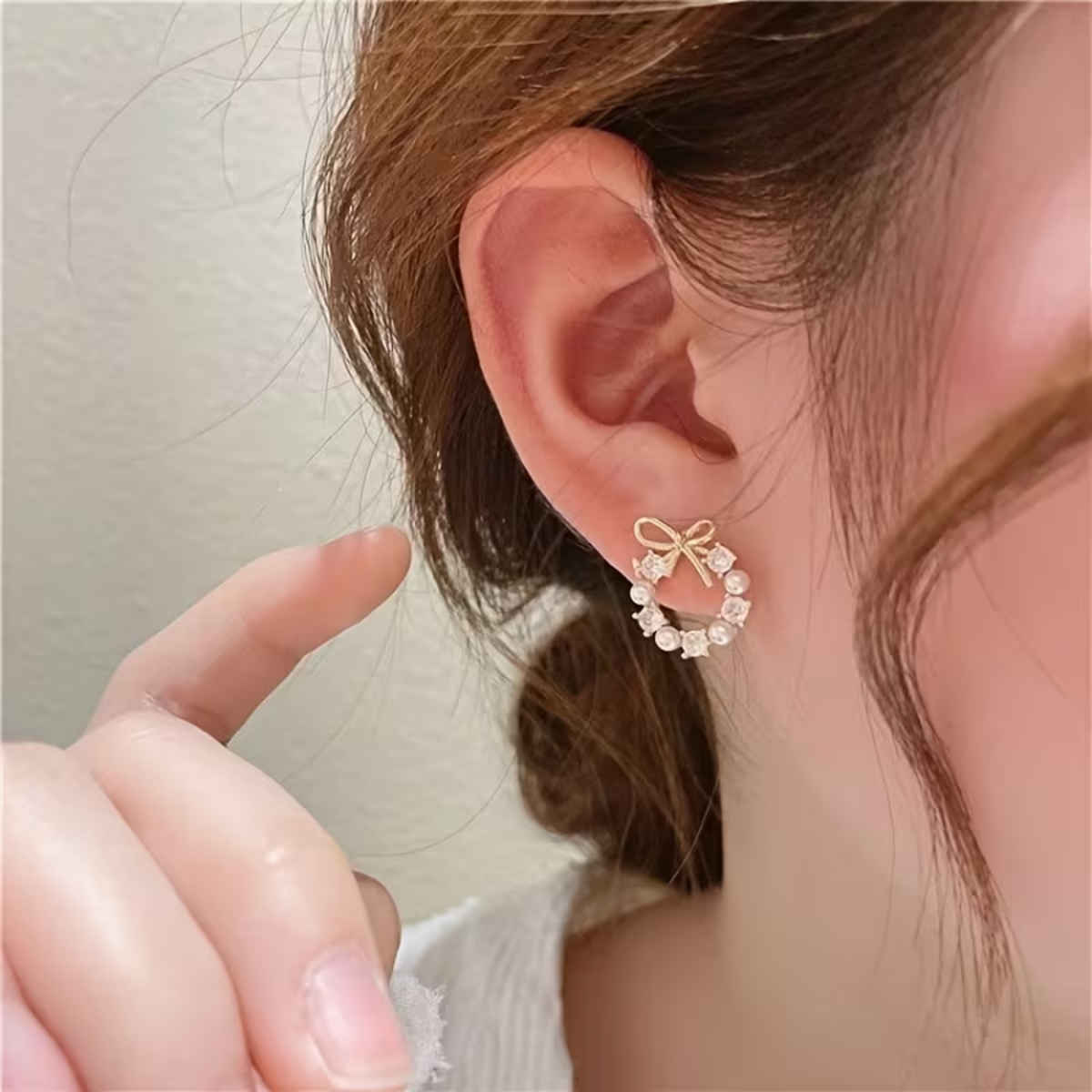 BeautyNX Festive Wreath Studs Earrings | Gold | BNX-EAR-0009