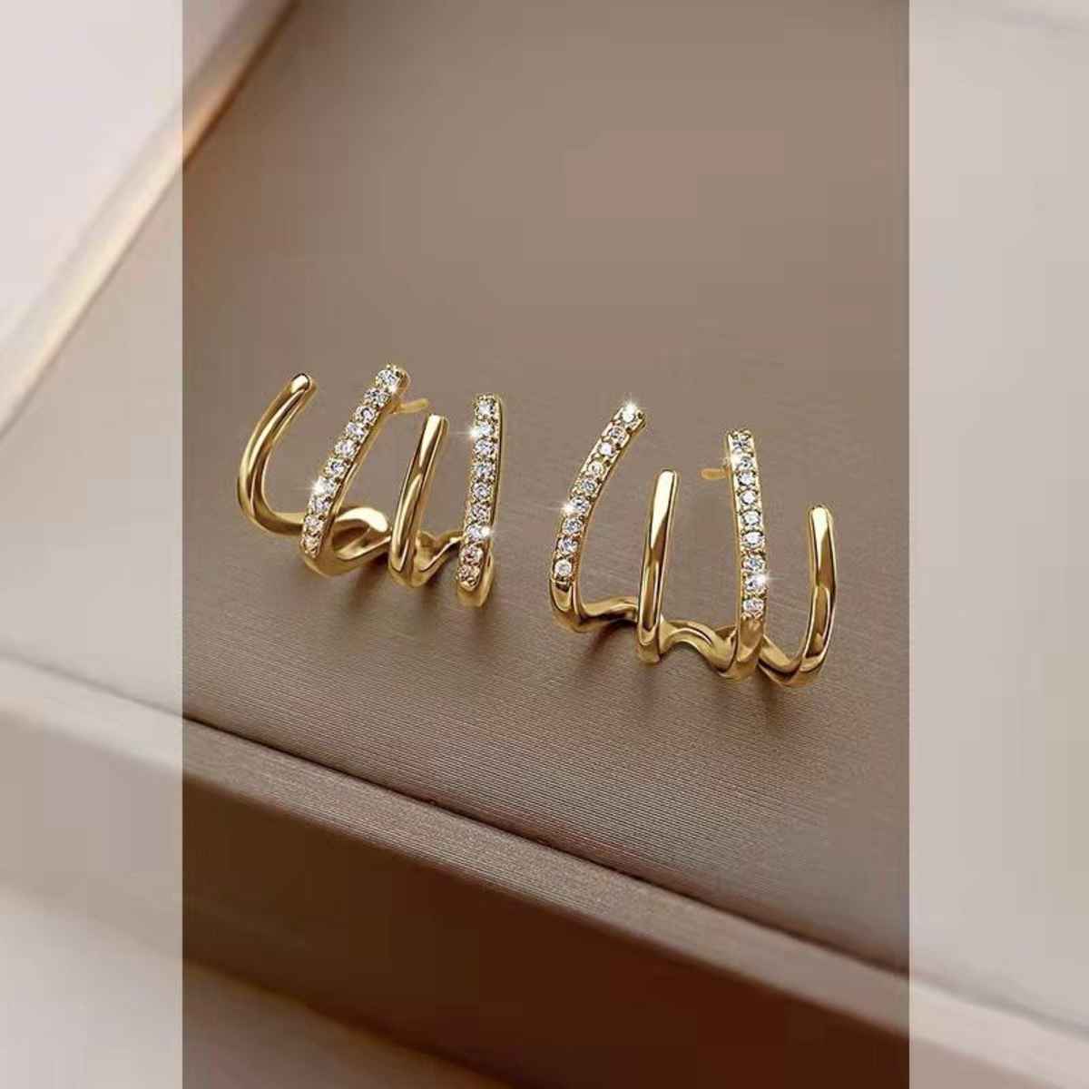 Beautynx Korean Glow Wave Studs Earrings | Gold | BNX-EAR-0001