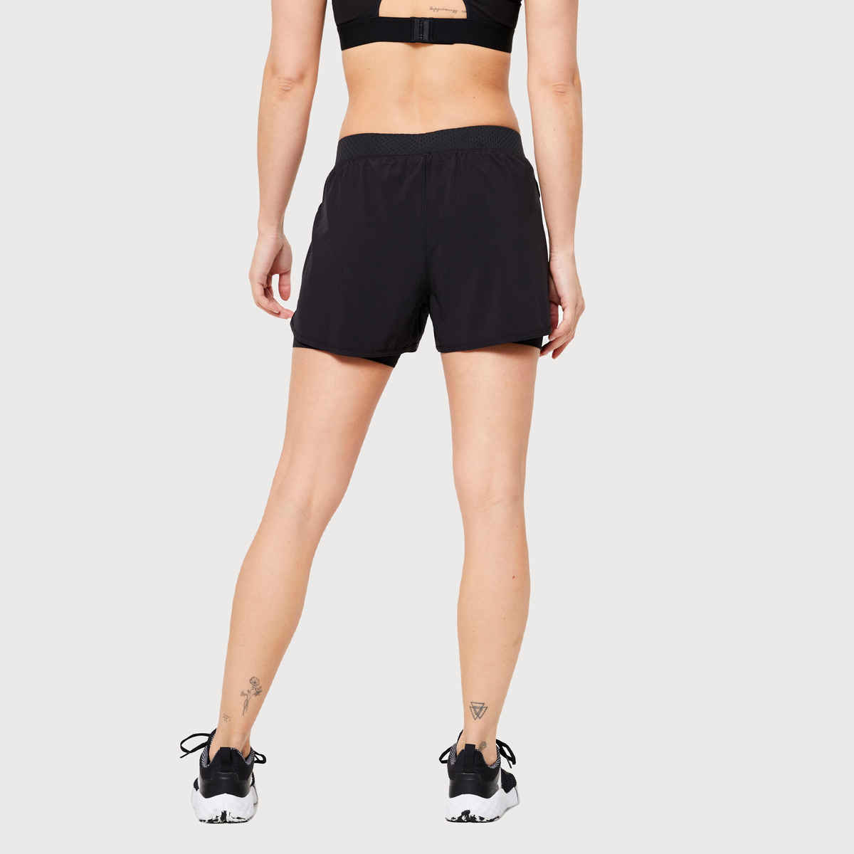 Decathlon | Domyos WoMen's Gym Shorts 2-in-1 Anti-Chafing | Black - M