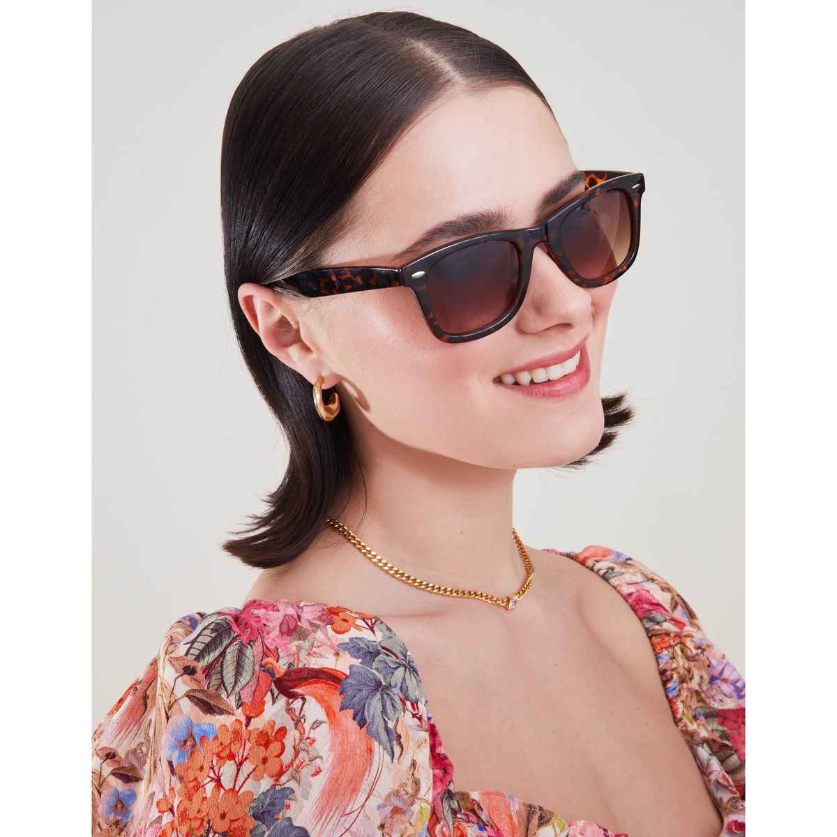 Accessorize London Women's Classic Flat Top Sunglasses