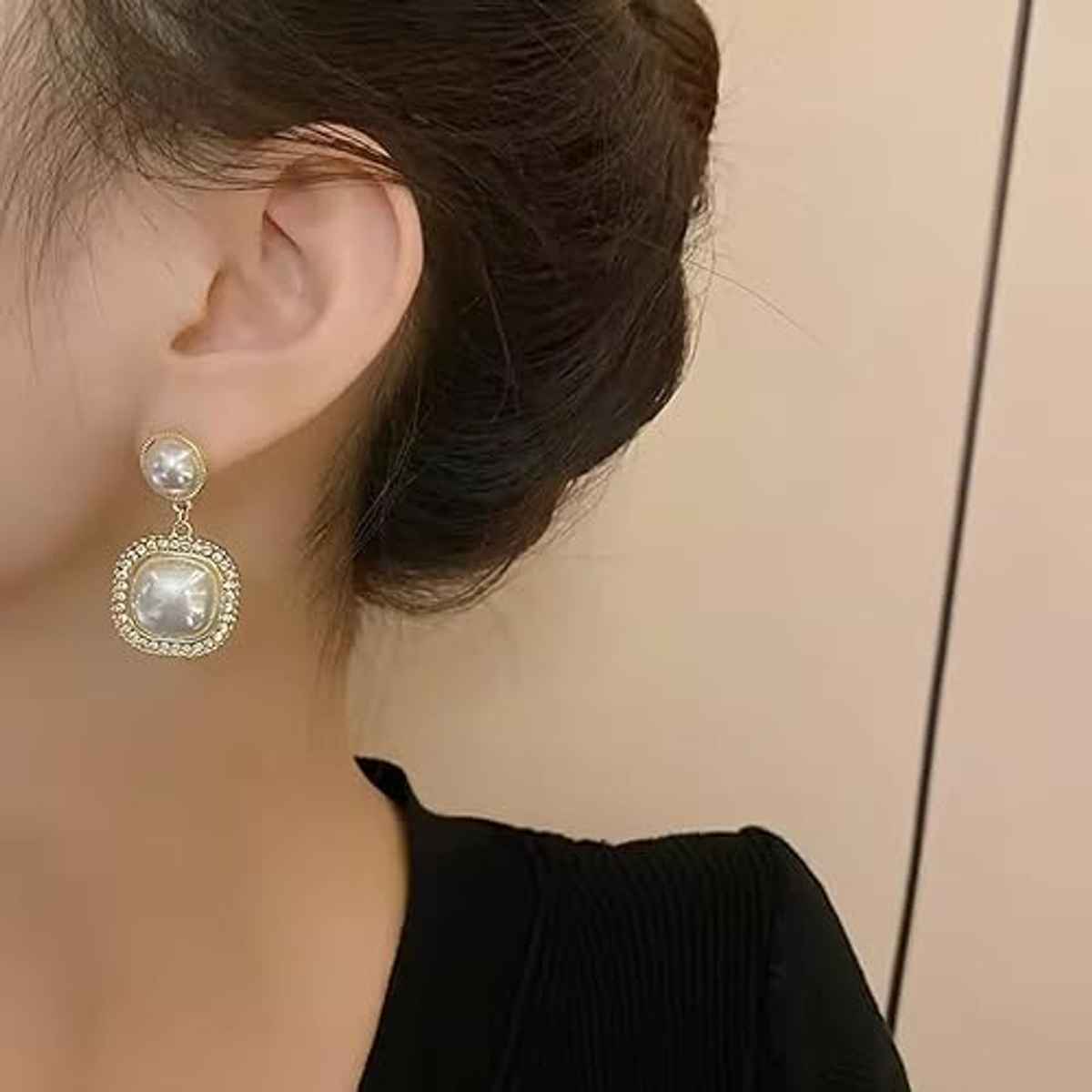 Beautynx Vintage Pearl Square Earrings | Gold | BNX-EAR-0079