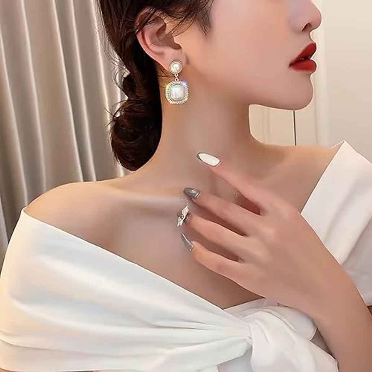 Beautynx Vintage Pearl Square Earrings | Gold | BNX-EAR-0079