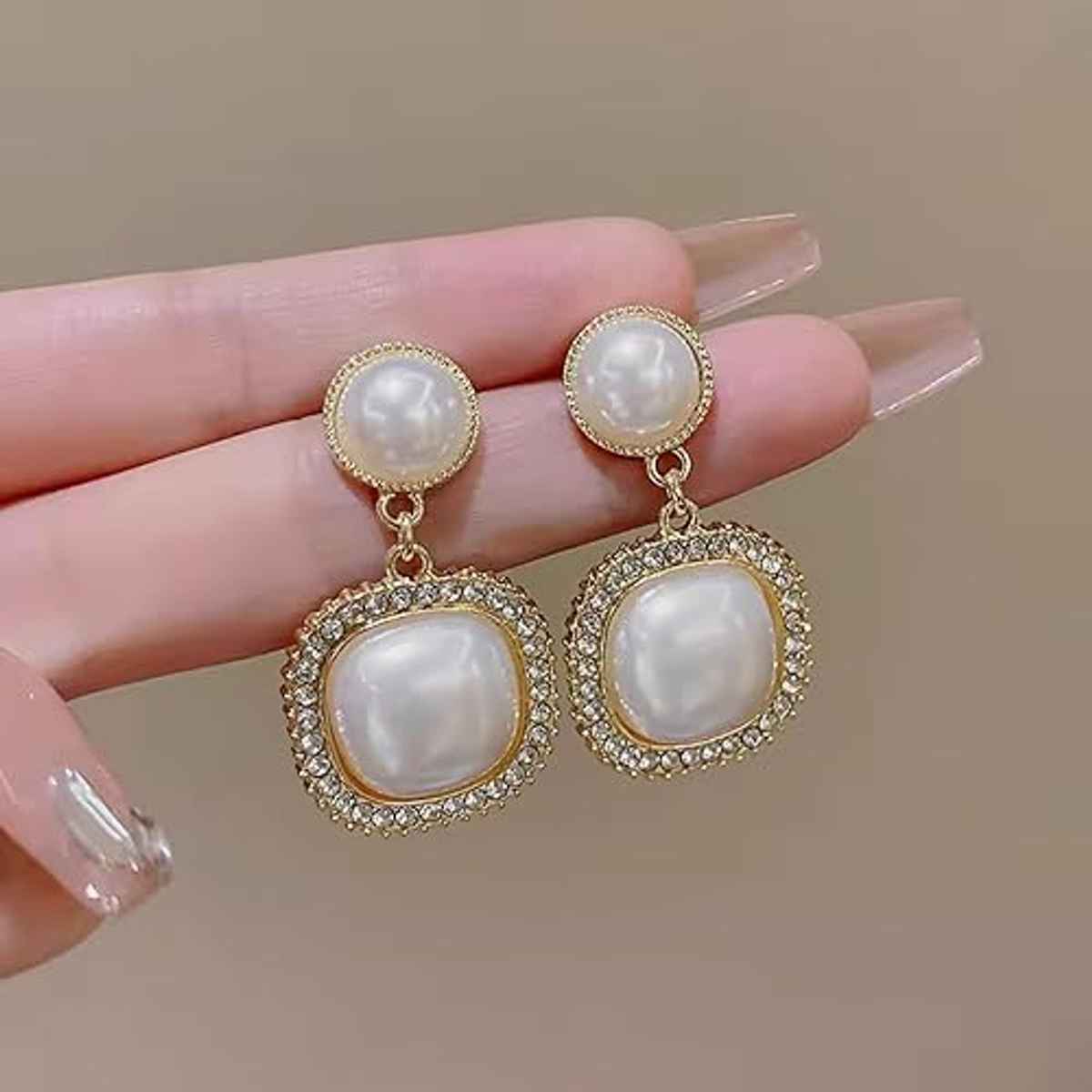Beautynx Vintage Pearl Square Earrings | Gold | BNX-EAR-0079