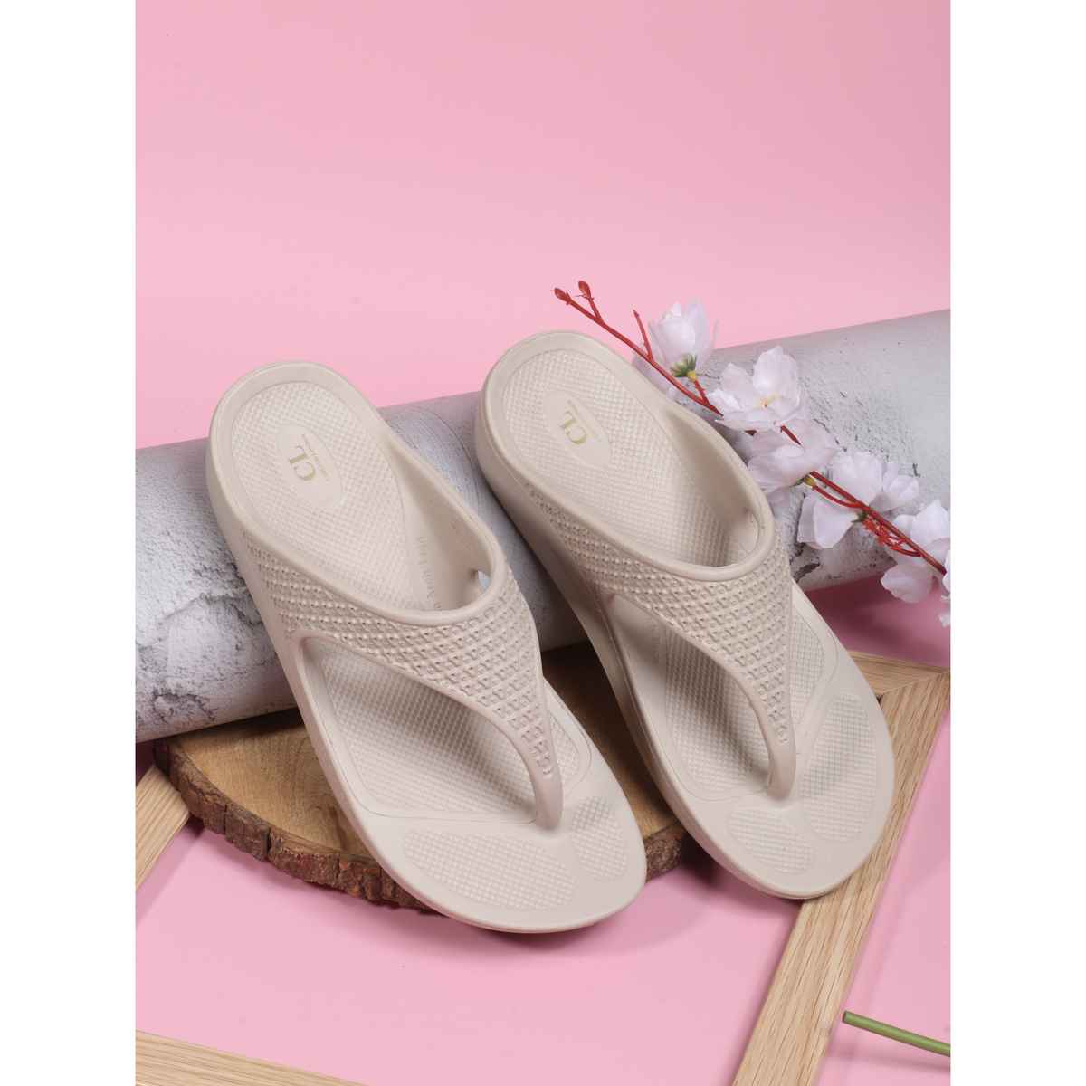 Carlton London Beige Comfortable Women's Flip Flops | UK 8