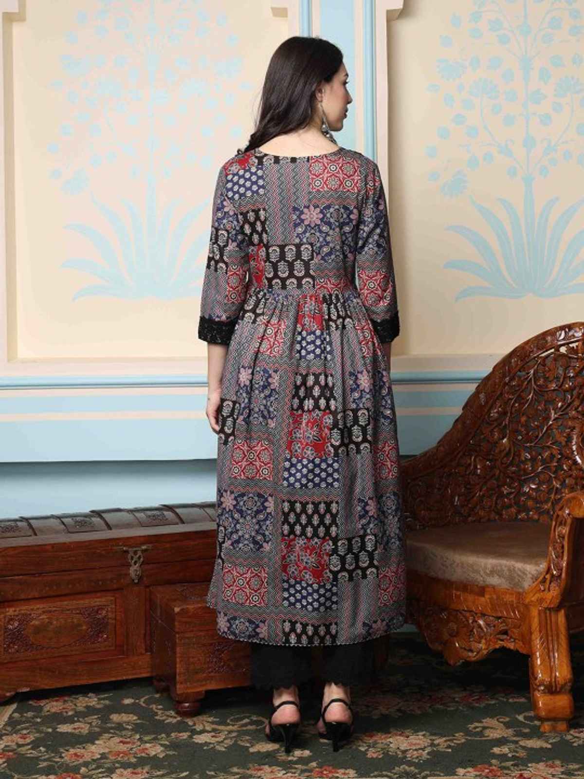 Ishin Women's Kurta Set Cotton Without Dupatta | Black - S