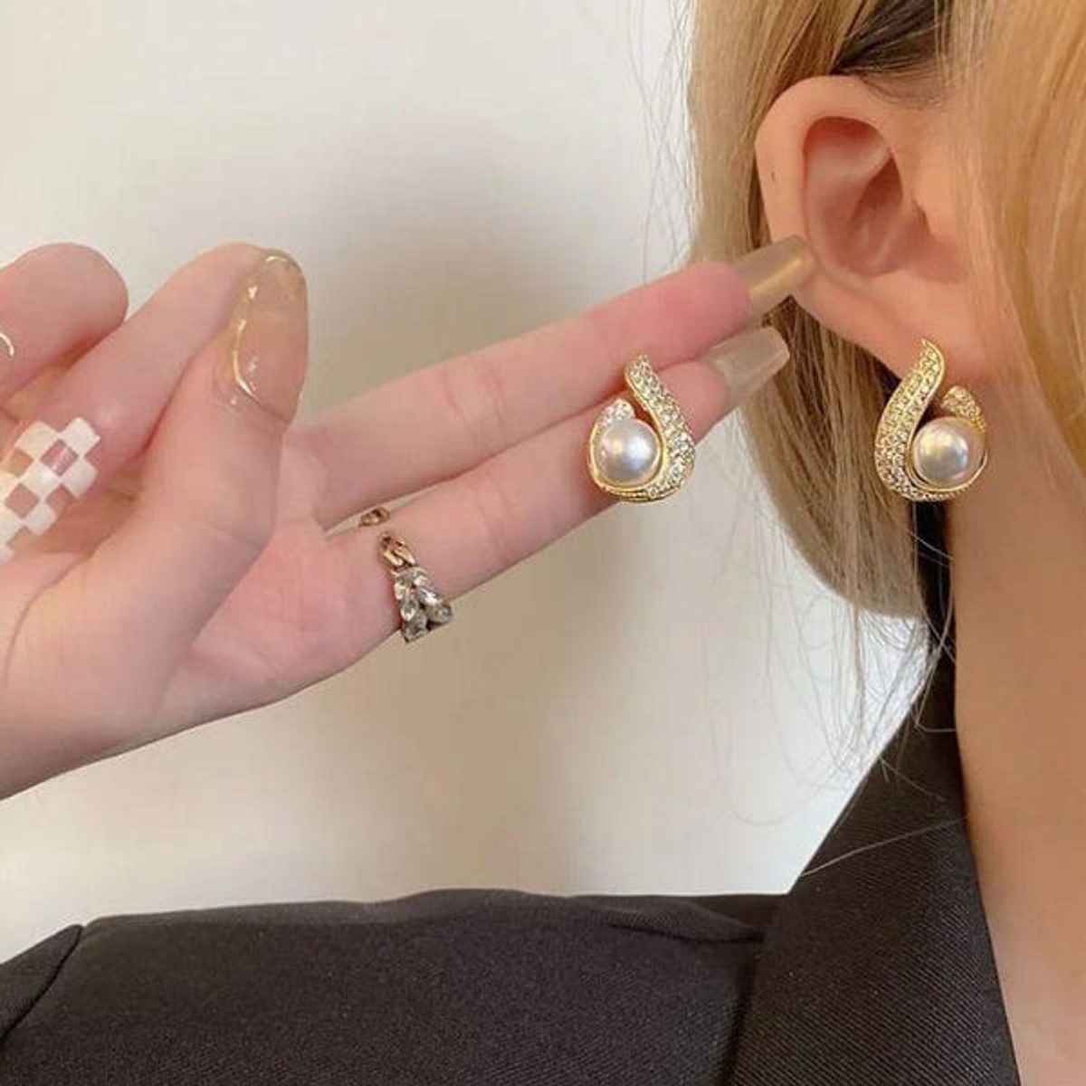 Estailo Fashion Women's Jewellery Earrings Gold | E0001379