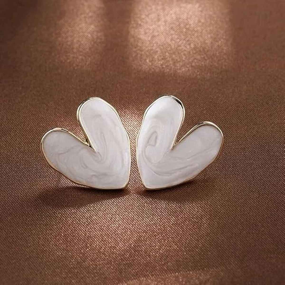 Beautynx Pearl White Heart Wave Earrings | White | BNX-EAR-0039