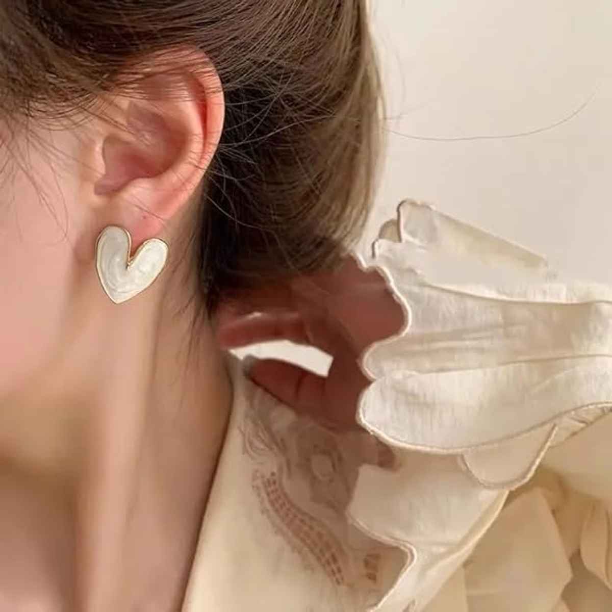 Beautynx Pearl White Heart Wave Earrings | White | BNX-EAR-0039