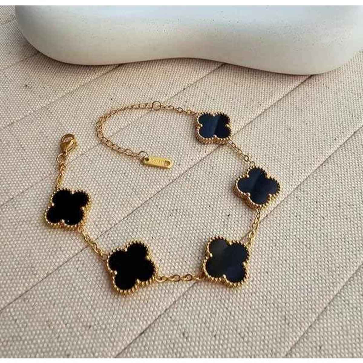 Beautynx AntiTarnish Black Clover Bracelet | BNX-BR-0018 - Black