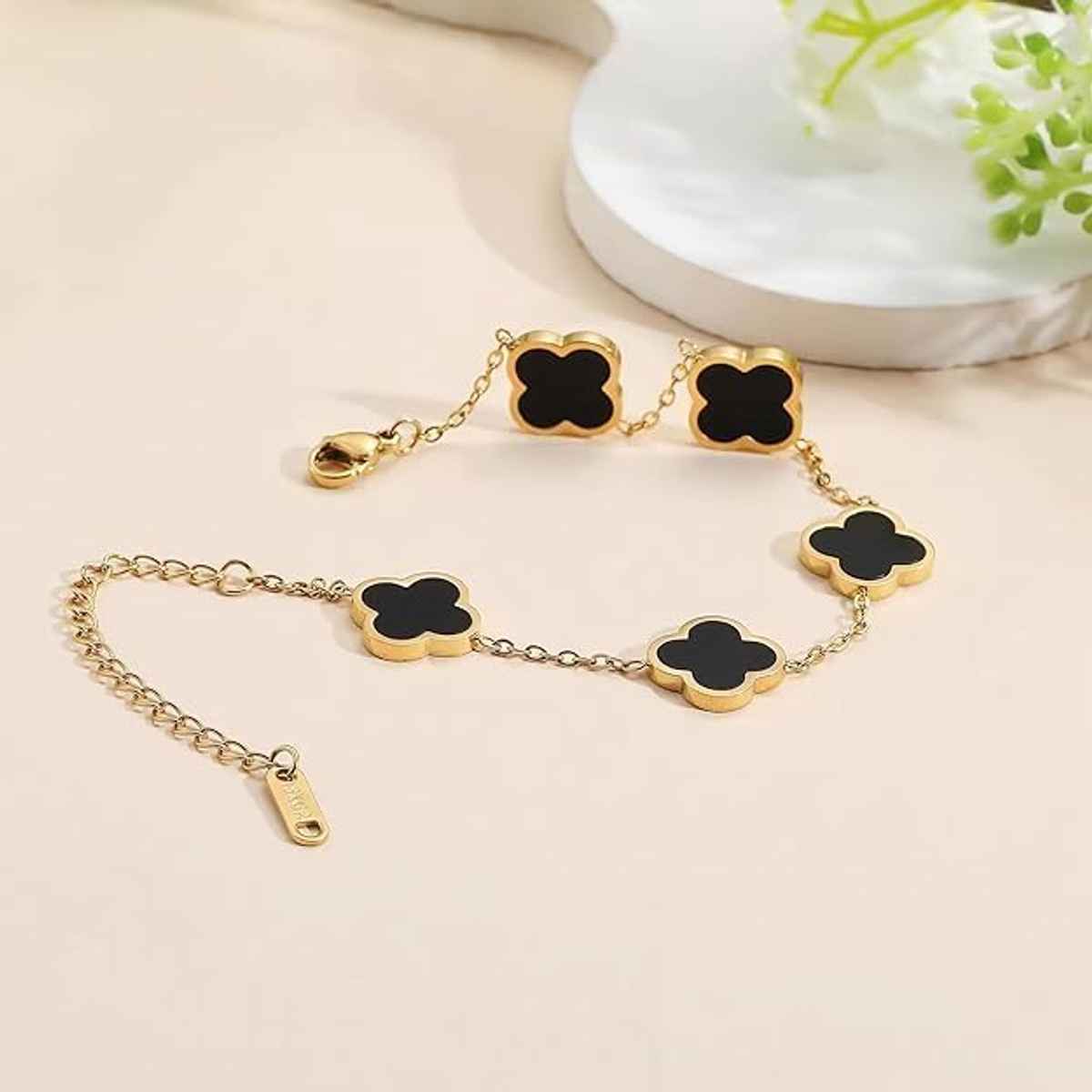 Beautynx AntiTarnish Black Clover Bracelet | BNX-BR-0018 - Black