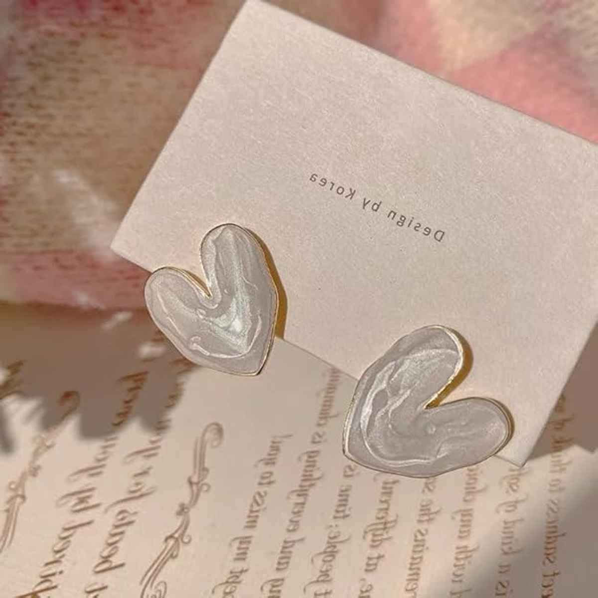 Beautynx Pearl White Heart Wave Earrings | White | BNX-EAR-0039