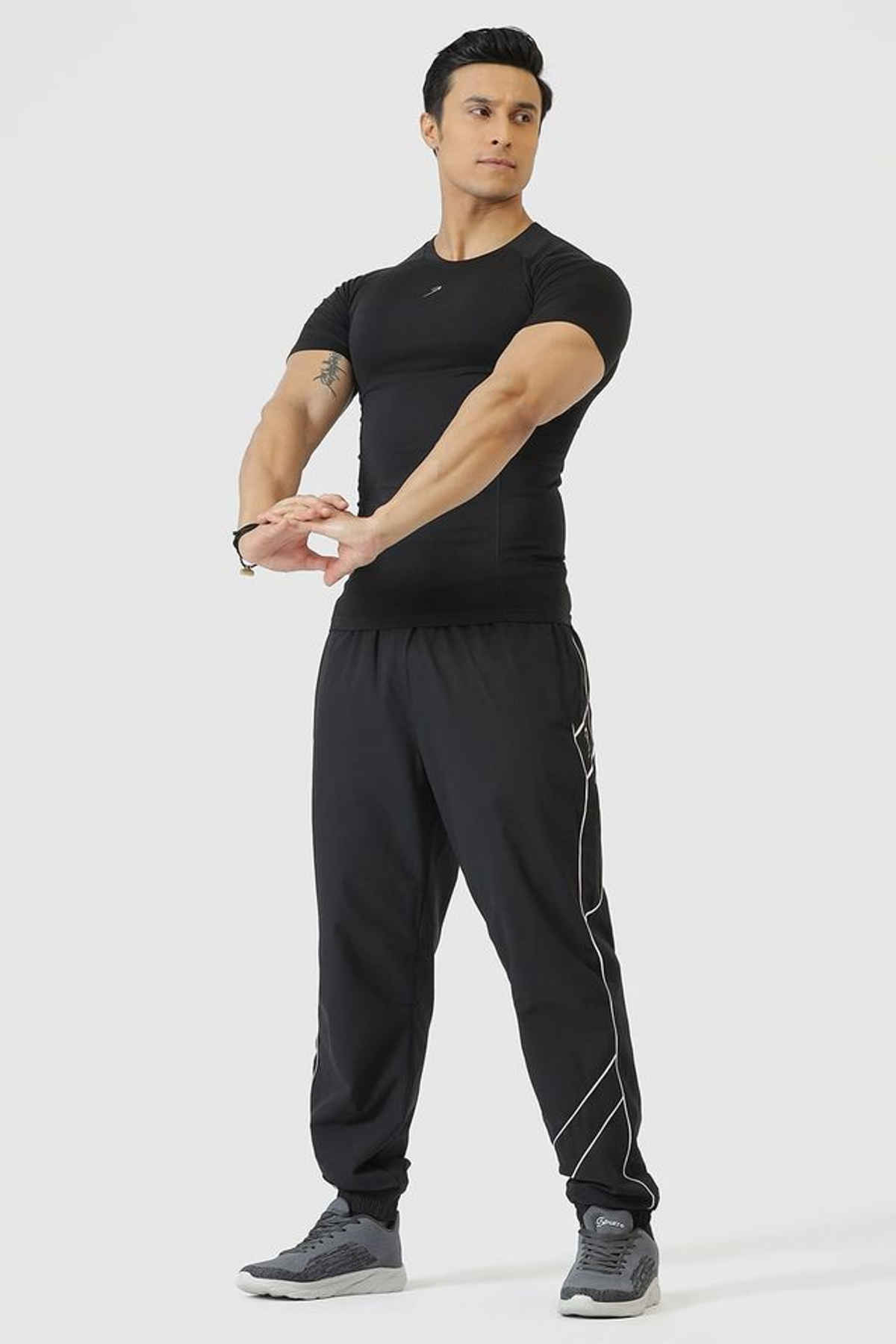 Fuaark Men's Power Seamless GYM T-shirt | Logo Black - M