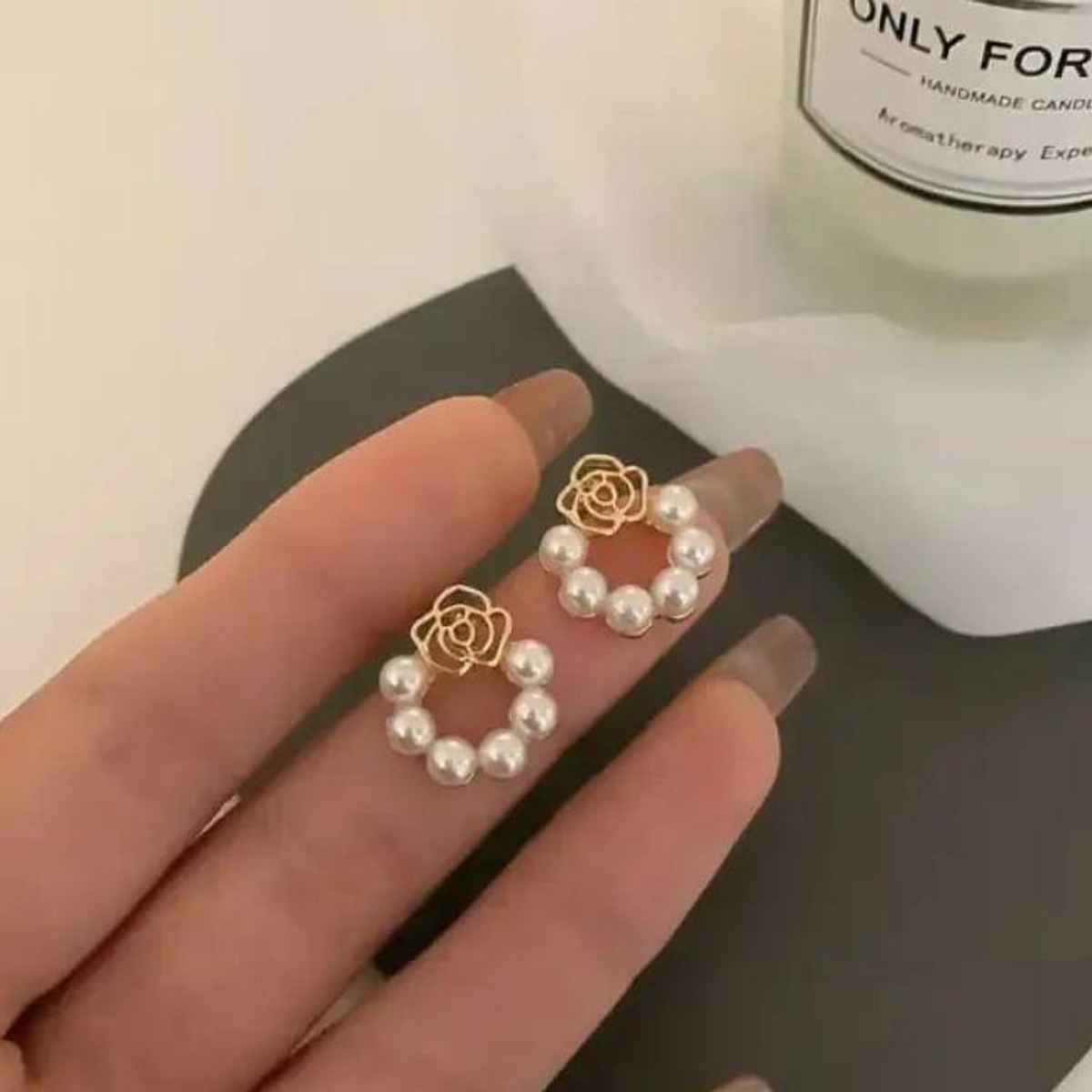 Estailo Fashion Women's Pearlfect Drop Earrings | Lightweight Statement Jewellery | E0001353