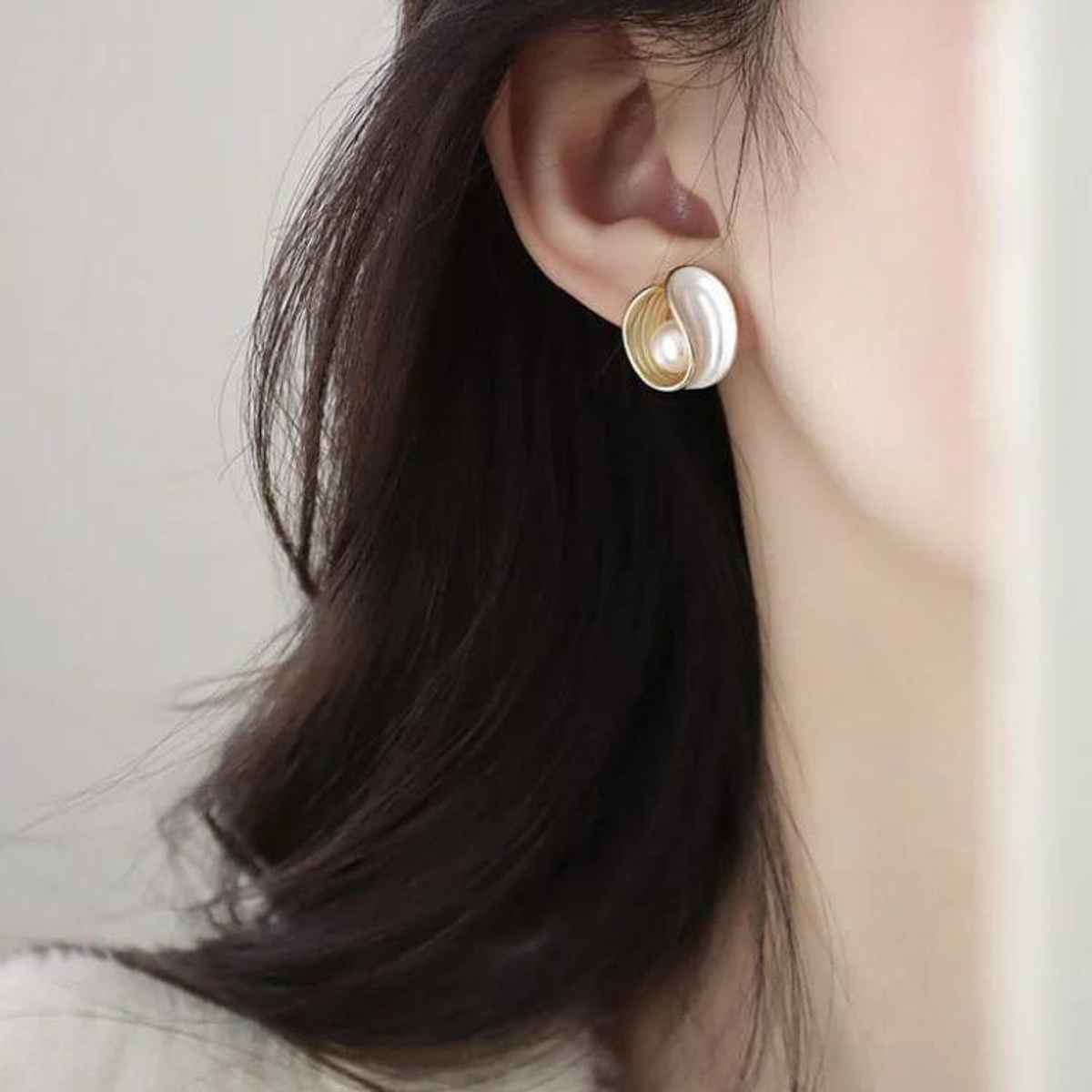 Estailo Fashion Pearl Stud Earrings | E0001375 | White