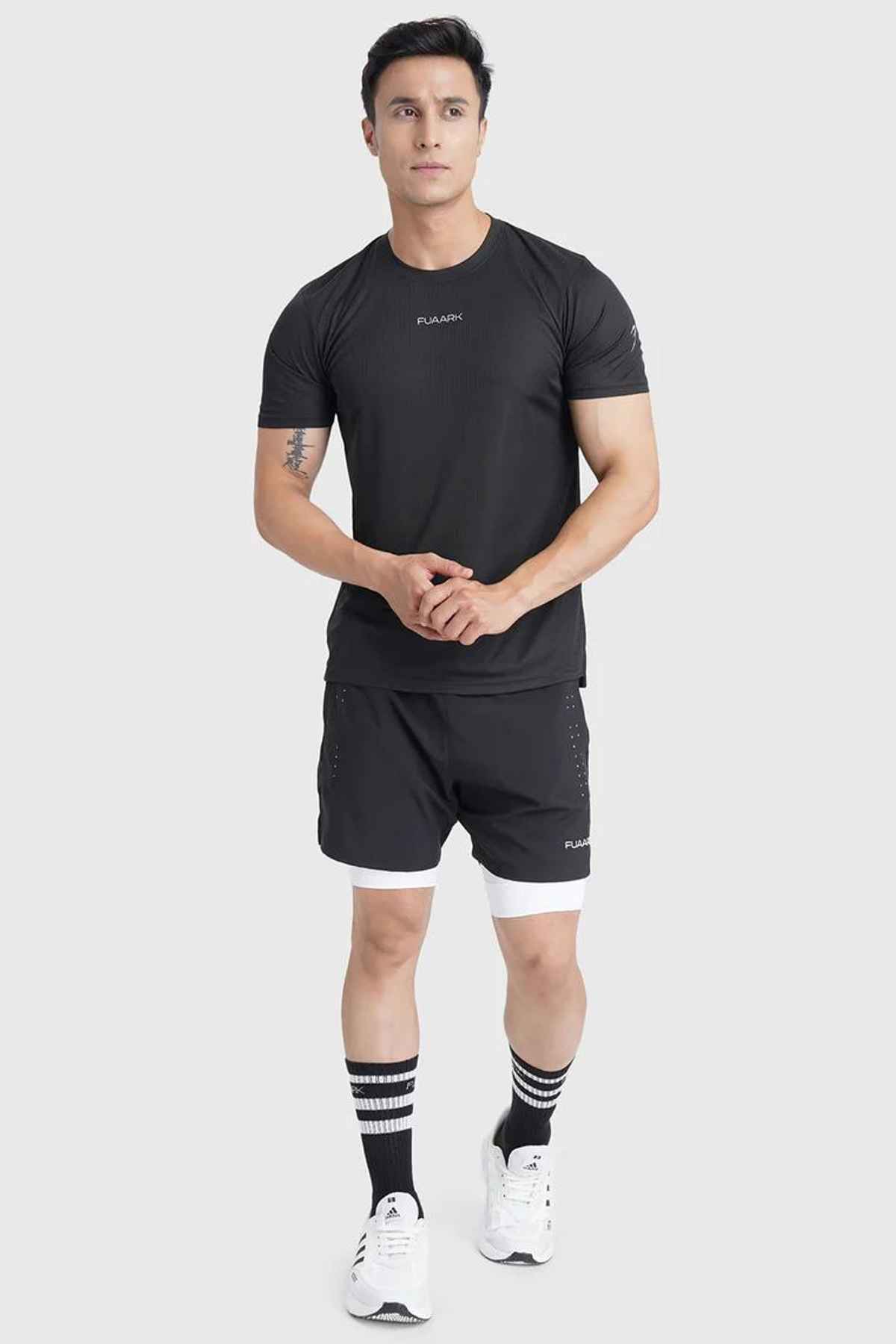 FUAARK Men's Checks Round Neck Slim Fit Gym & Active Wear Sports T-shirt | Black - L