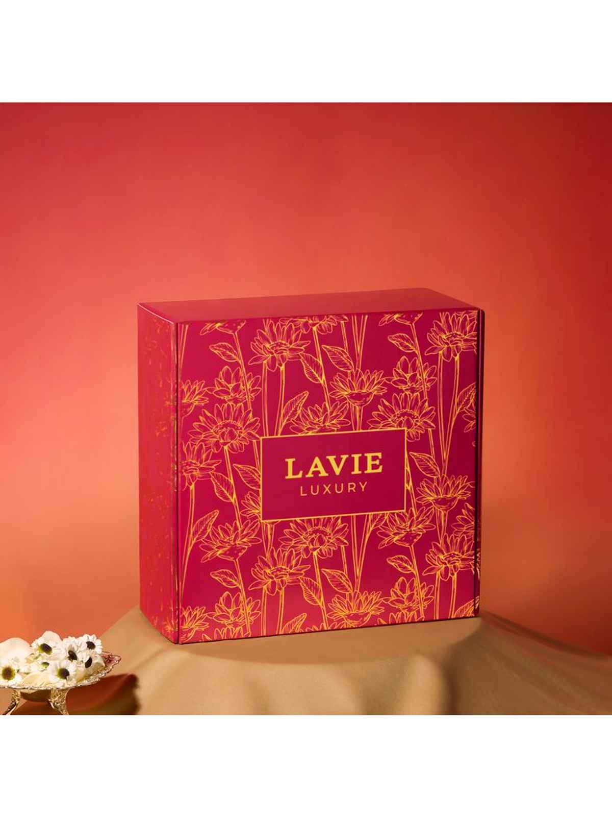 Lavie Scarlet Clutch Women Gift Set